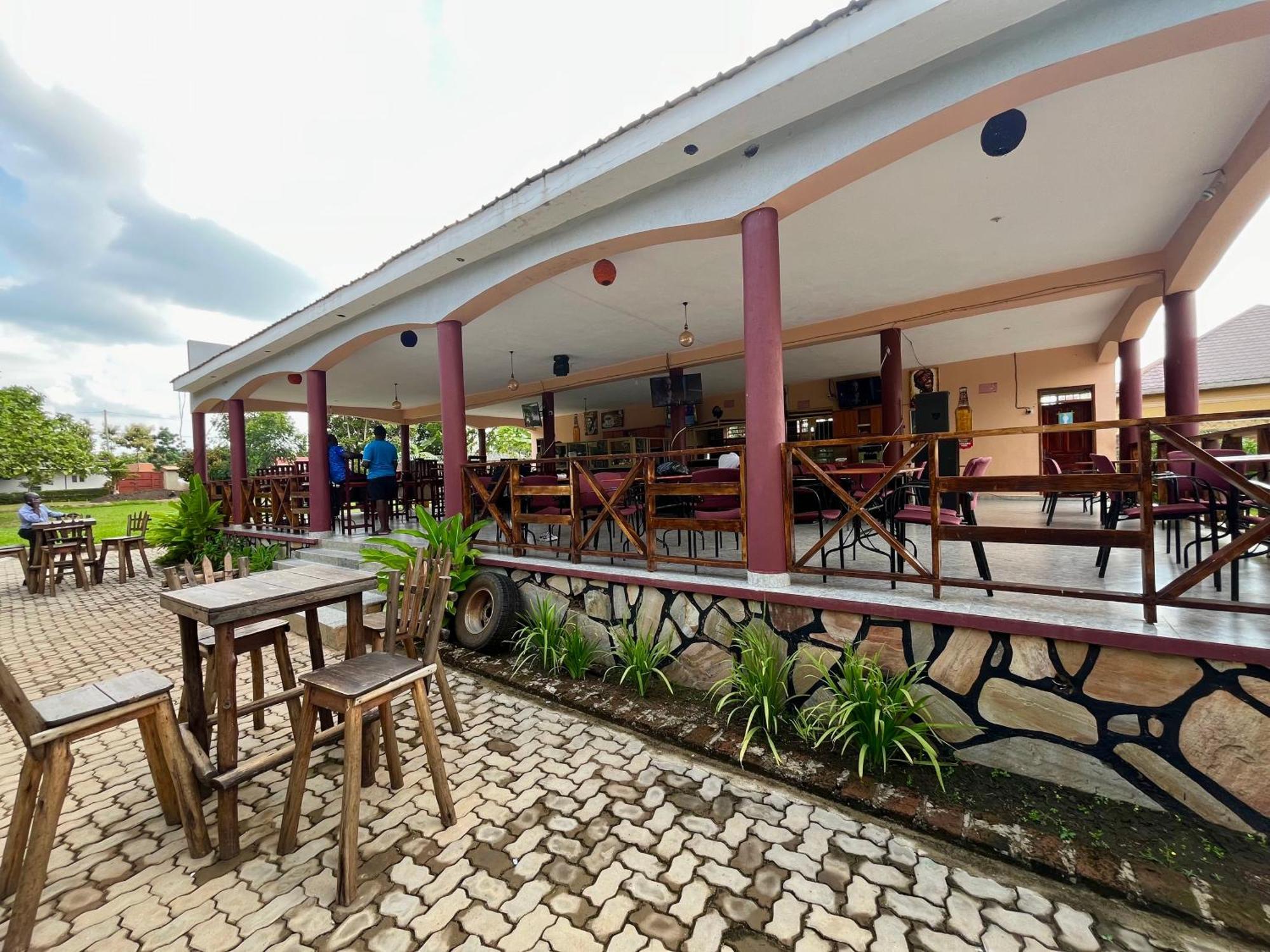 Lavic Country Resort Adjumani Exterior foto