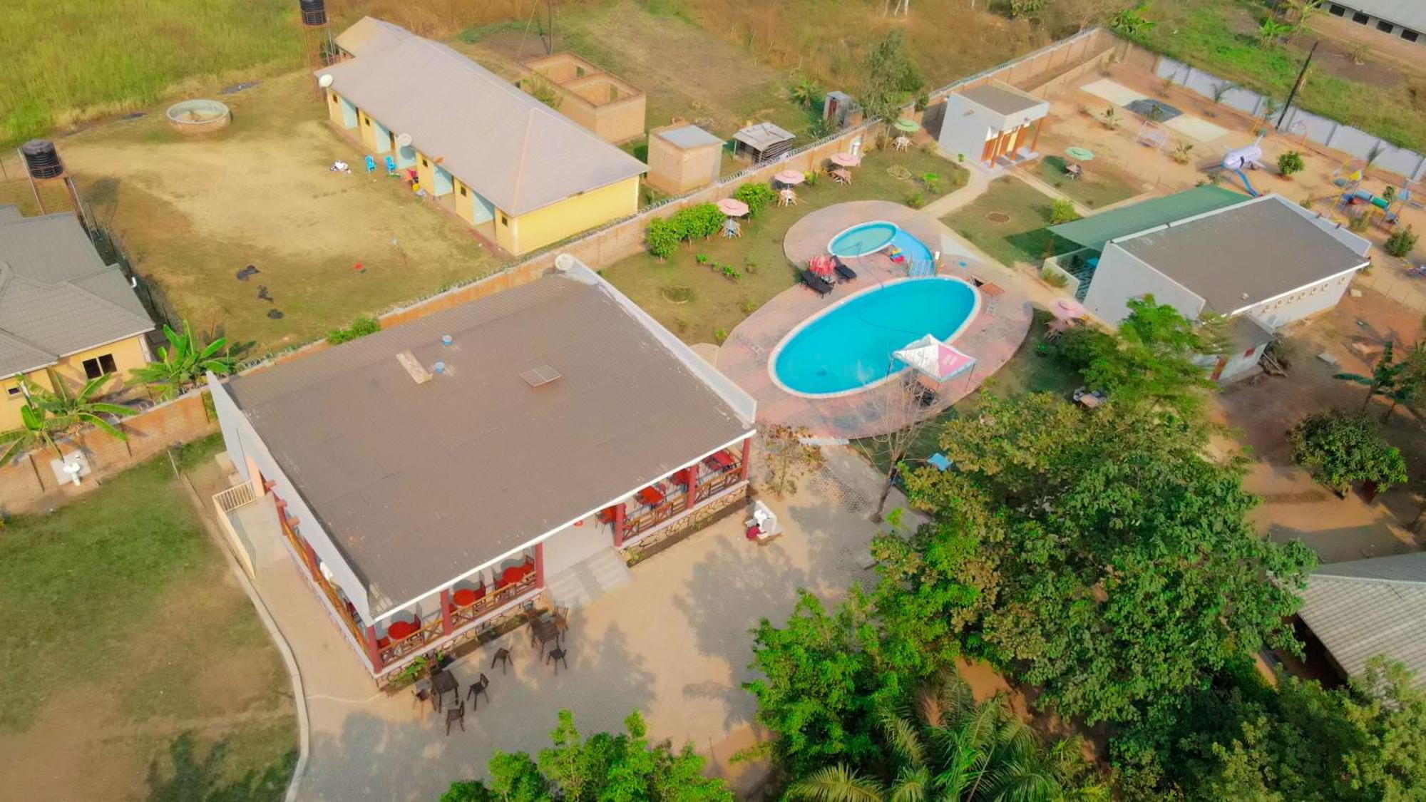 Lavic Country Resort Adjumani Exterior foto